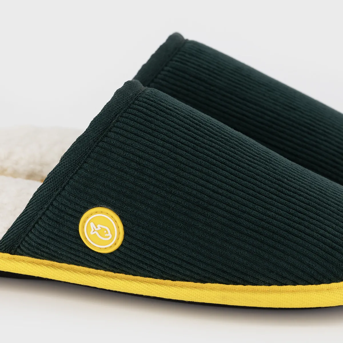 chaussons_en_velours_ctel_vert_4.webp BILLYBELT Chaussons en velours côtelé Vert> Chaussons